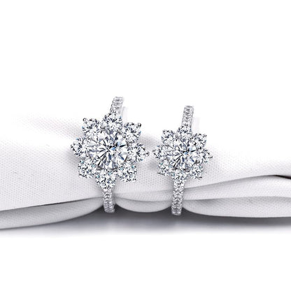 Warm Fortune Moissanite Flower Engagement Ring for Women, 0.5/1.0ct DE VVS Lab Created,925 Sterling Silver with 18K White Gold Plated Anniversary Ring, Gift for Her Promise Ring, Size 6.5