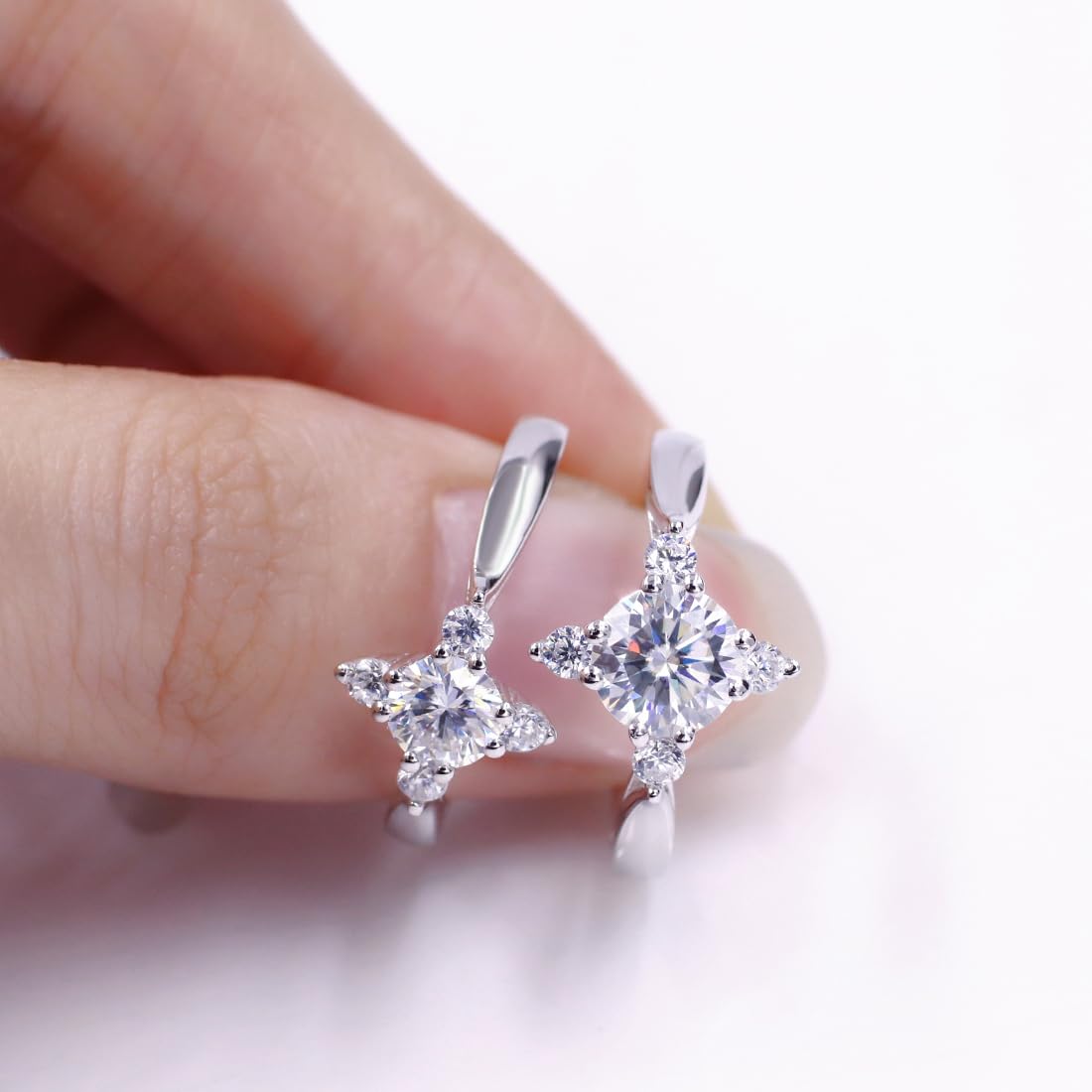 Warm Fortune Moissanite Flower Engagement Ring for Women, 0.5/1.0ct DE VVS Lab Created,925 Sterling Silver with 18K White Gold Plated Anniversary Ring, Gift for Her Promise Ring, Size 6.5