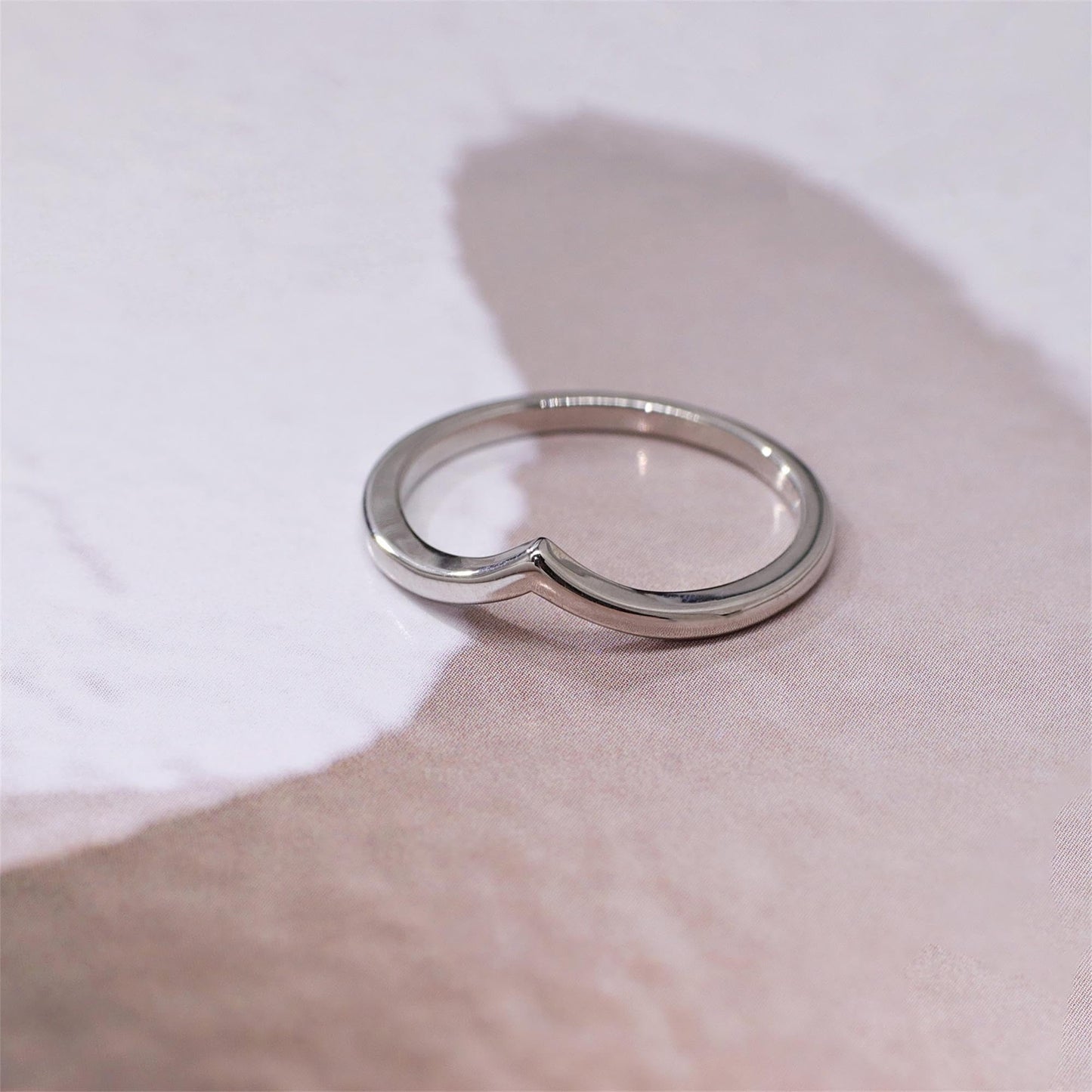 Warm Fortune Minimalist V-Shaped Band Ring for Women - 18K Silver Plated Stackable Plain Ring, Daily Casual Gift Jewelry, Size 5-8