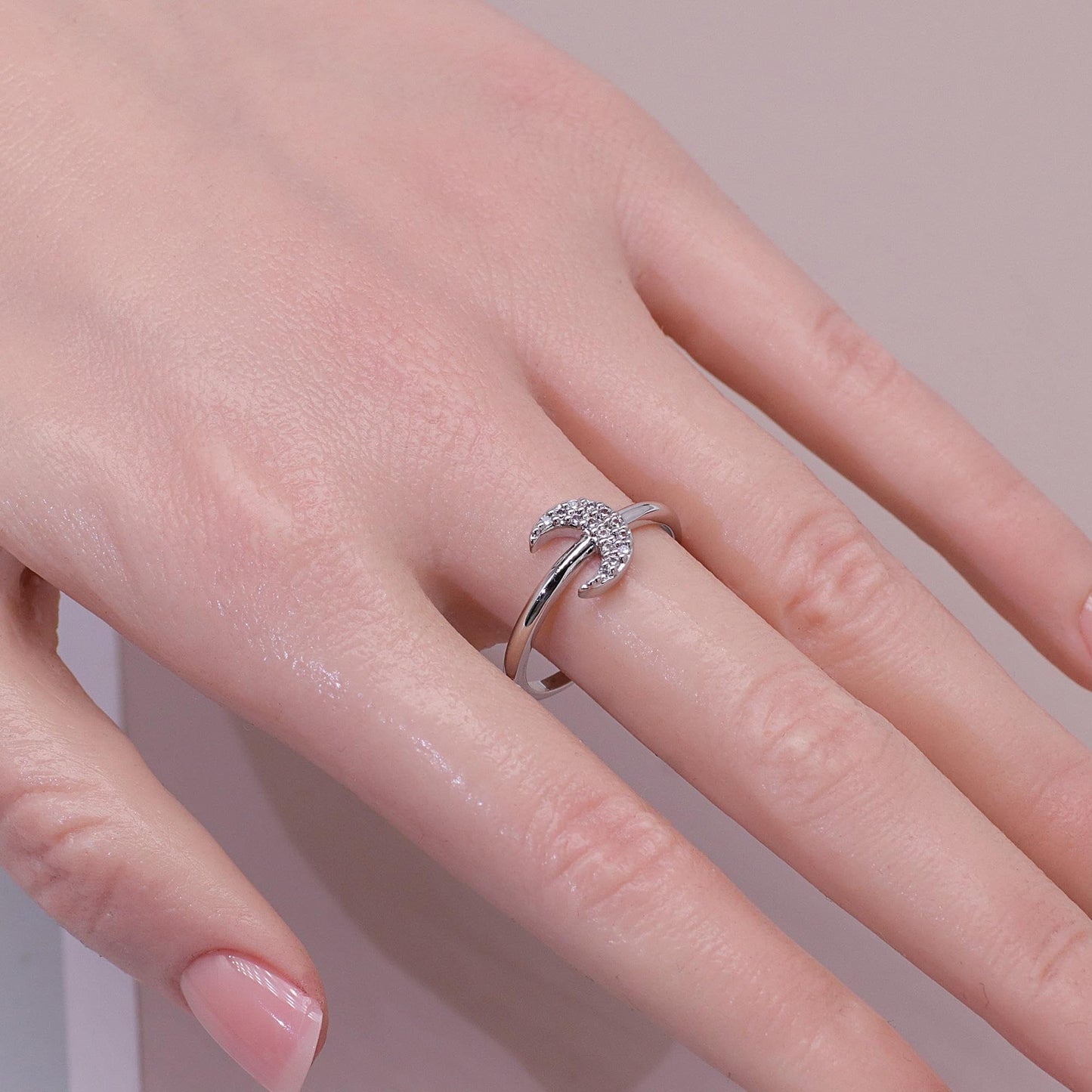 Warm Fortune Horseshoe Promise Ring for Her - 18K Gold Plated Cubic Zirconia, Stackable Gift Valentine's Day, Fashion & Daily Elegant Wear, Size 6-8
