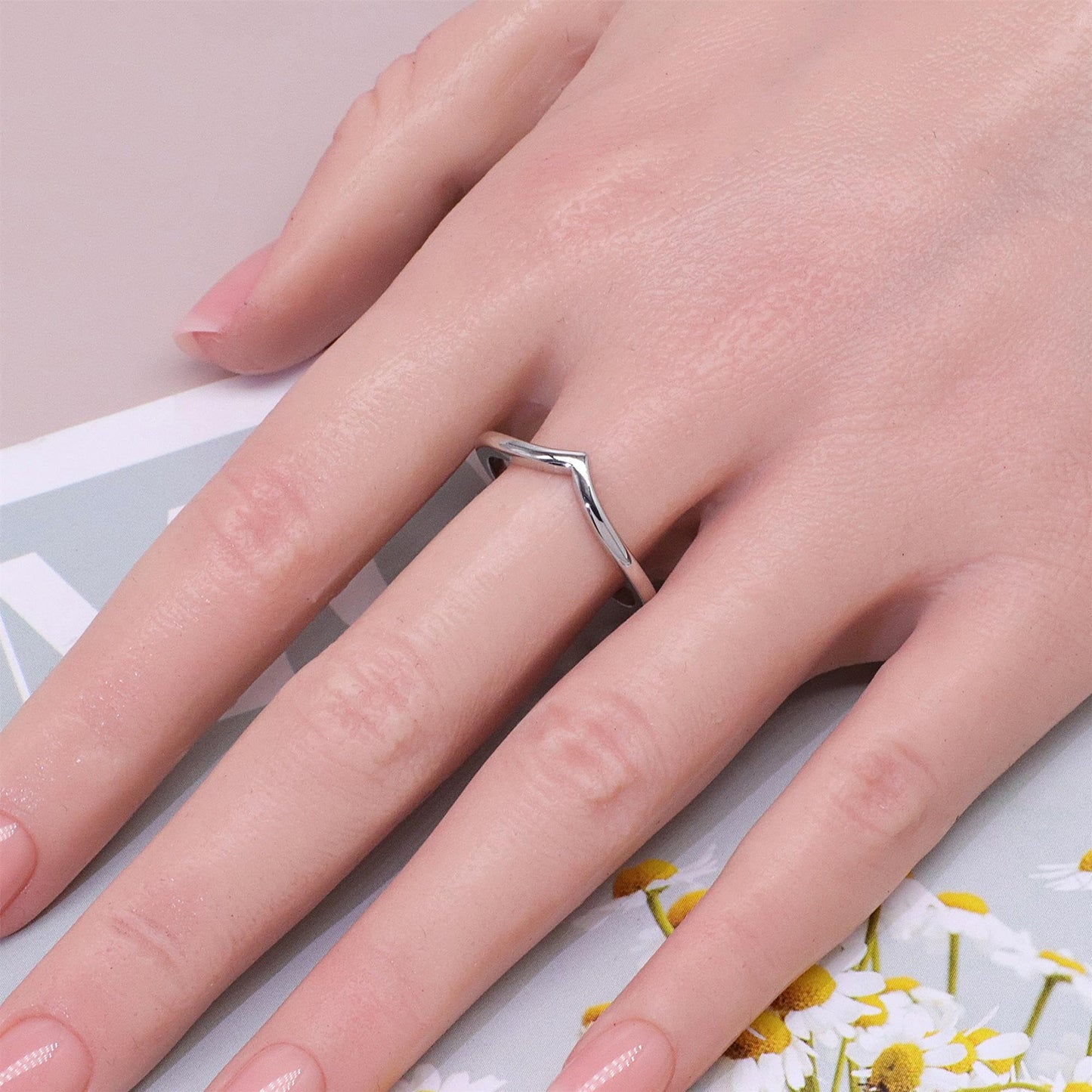 Warm Fortune Minimalist V-Shaped Band Ring for Women - 18K Silver Plated Stackable Plain Ring, Daily Casual Gift Jewelry, Size 5-8