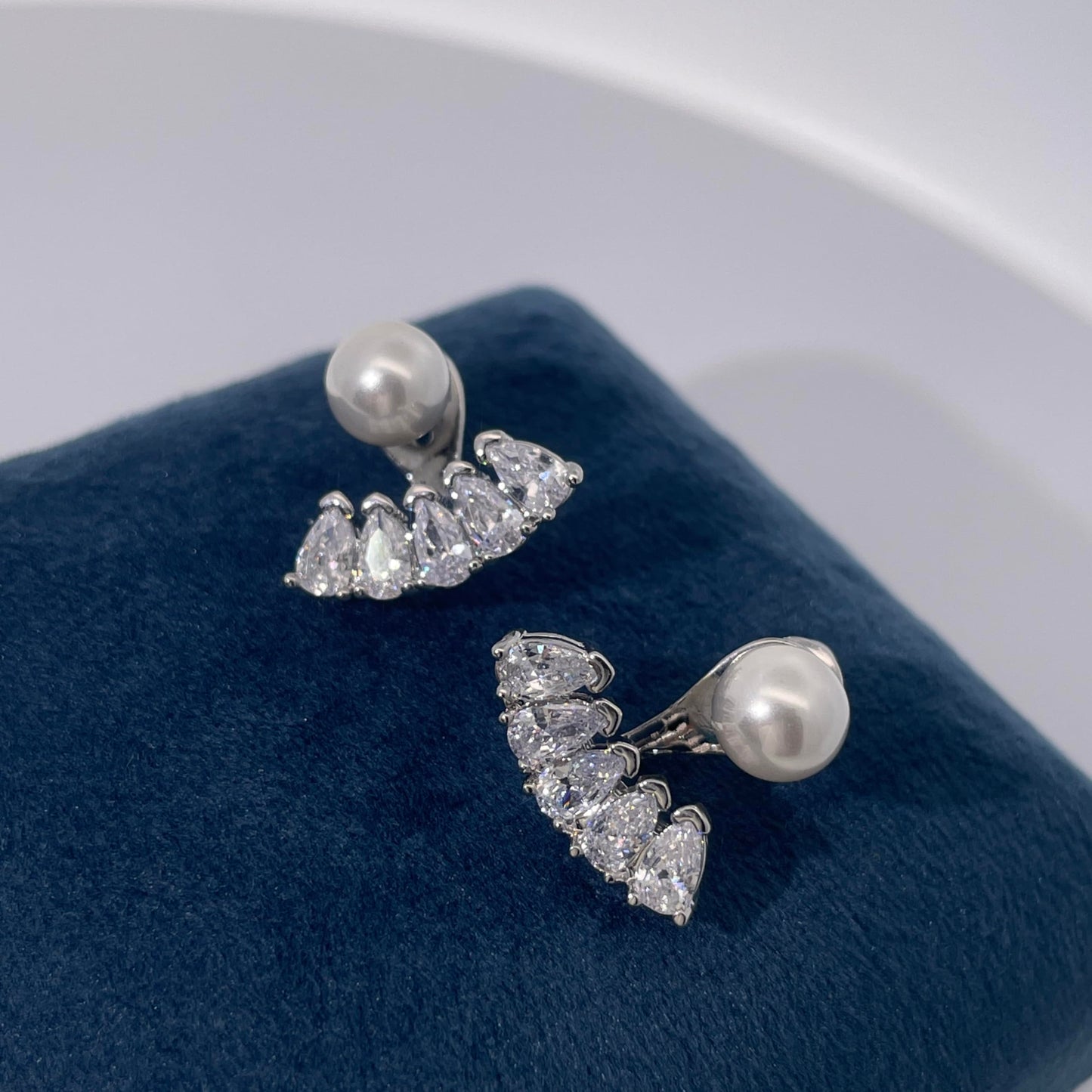 Warm Fortune Pearl & Teardrop Cubic Zirconia Dangle Earrings for Women, Silver Tone Fashion Jewelry, Elegant Design for Daily Wear, Party & Dating