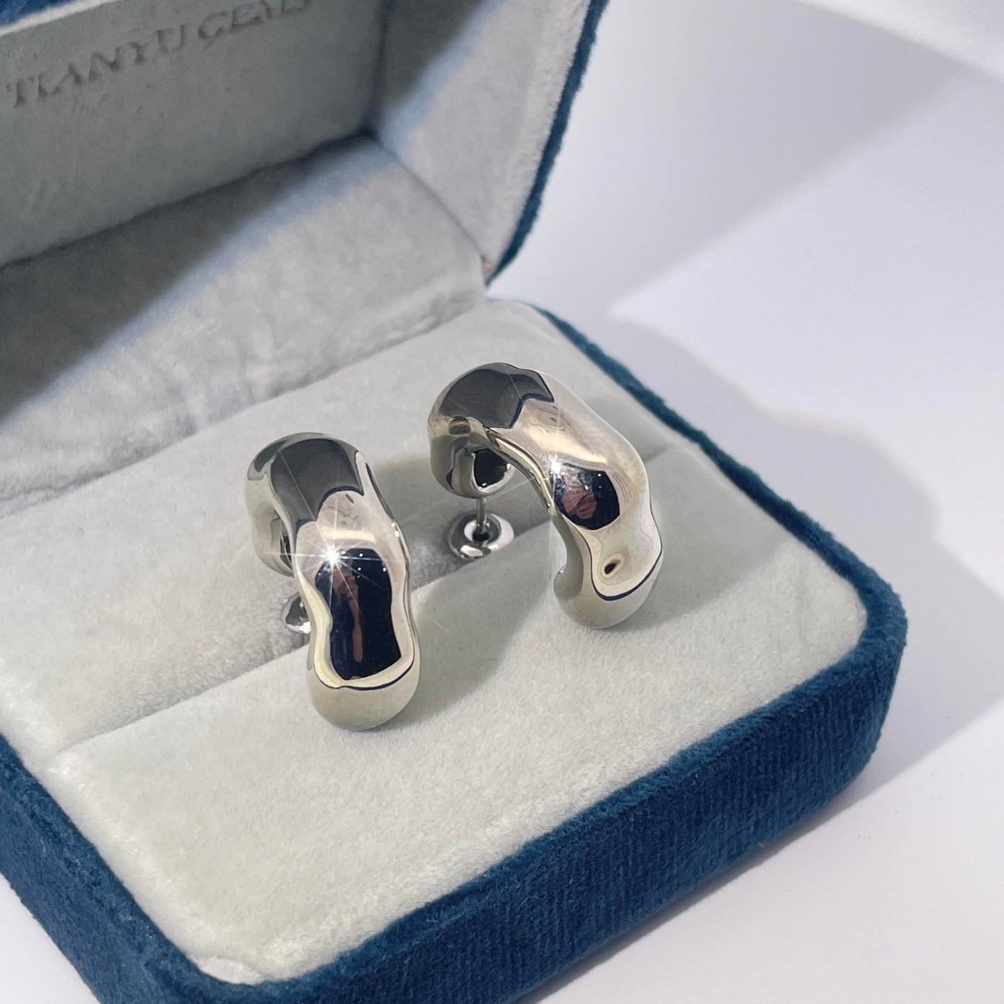 Warm Fortune 18K Gold Plated Curved Organic Shape Hoop Earrings for Women Hypoallergenic - Valentine's Day, Mother's Day, Birthday Gift for Her