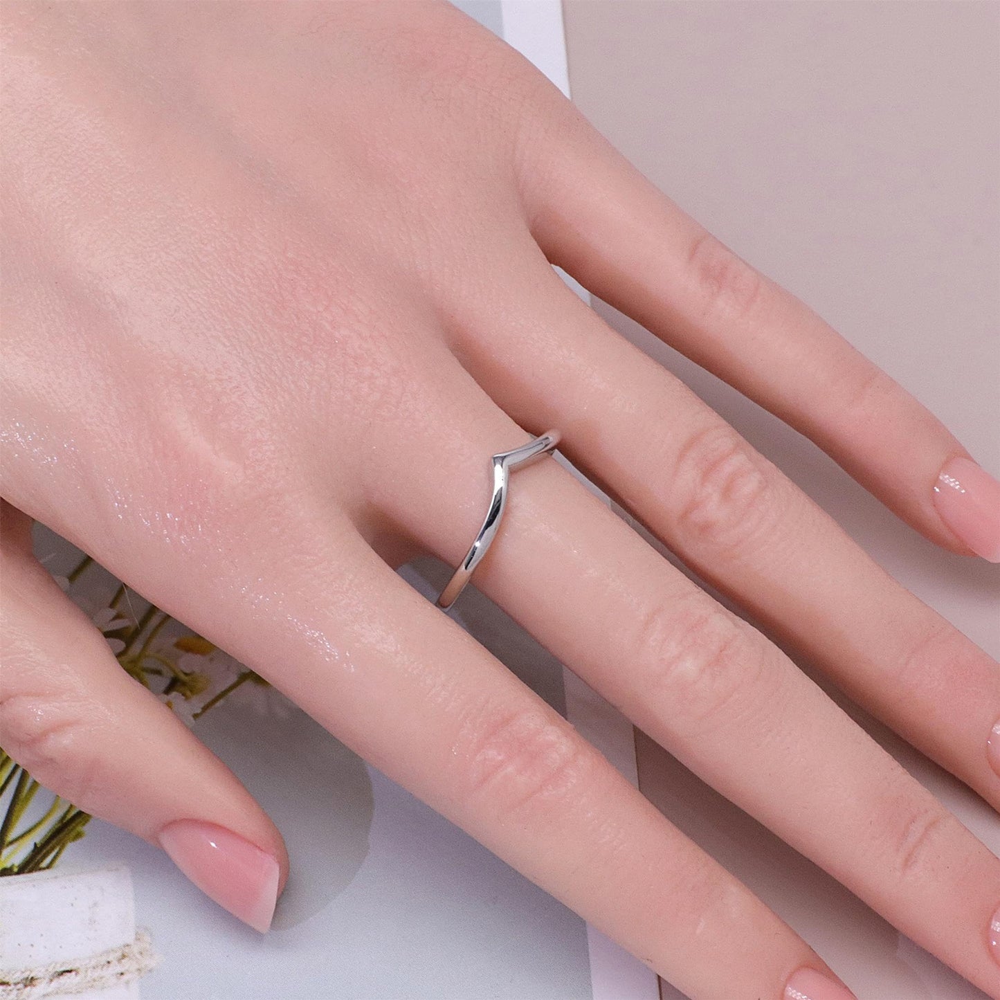 Warm Fortune Minimalist V-Shaped Band Ring for Women - 18K Silver Plated Stackable Plain Ring, Daily Casual Gift Jewelry, Size 5-8