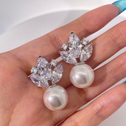 Warm Fortune 18K Gold Plated Round Pearl Stud Earrings for Women Hypoallergenic - Valentine's Day, Mother's Day, Birthday Gift for Her